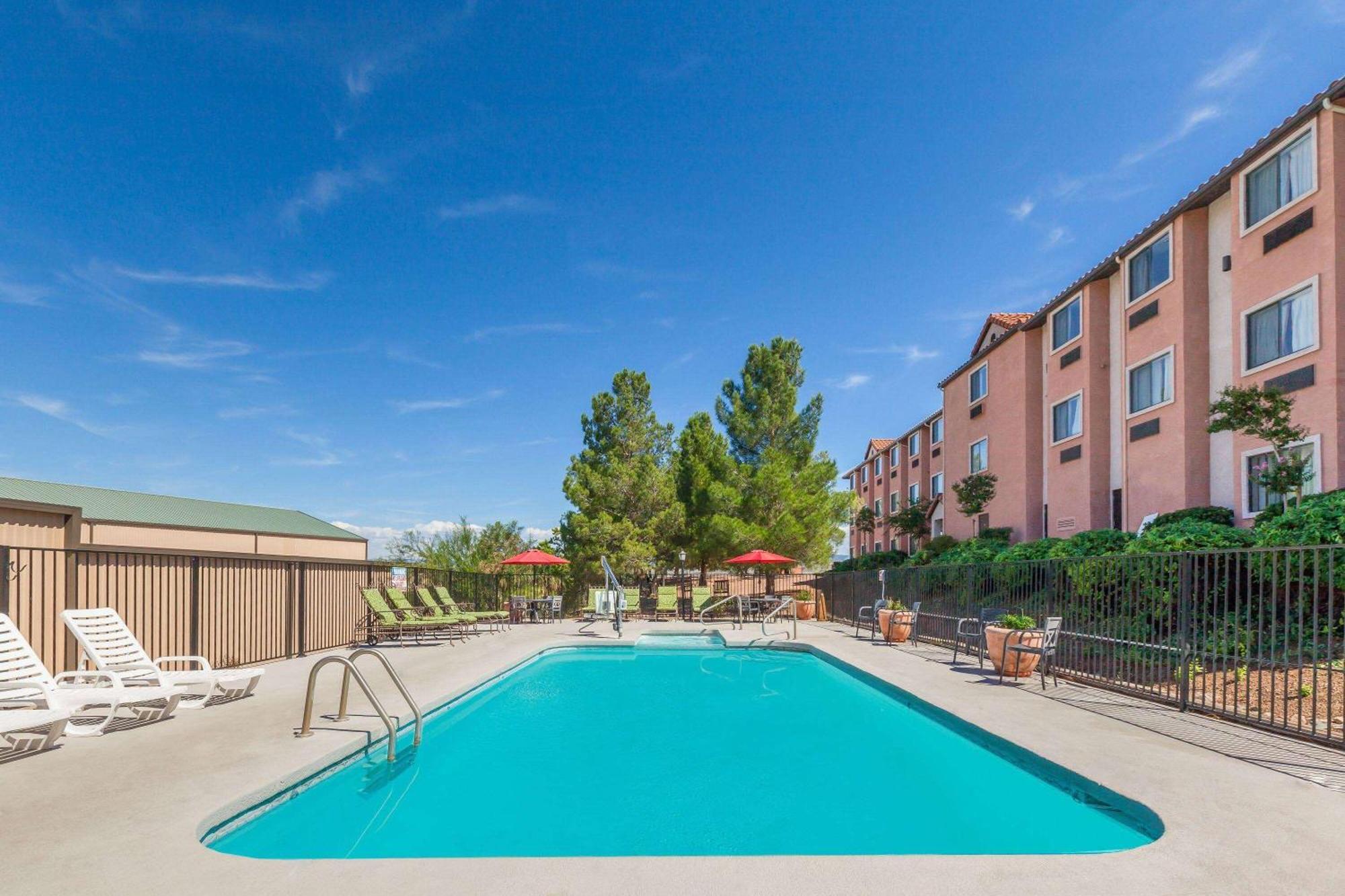 Days Inn By Wyndham Camp Verde Arizona Extérieur photo