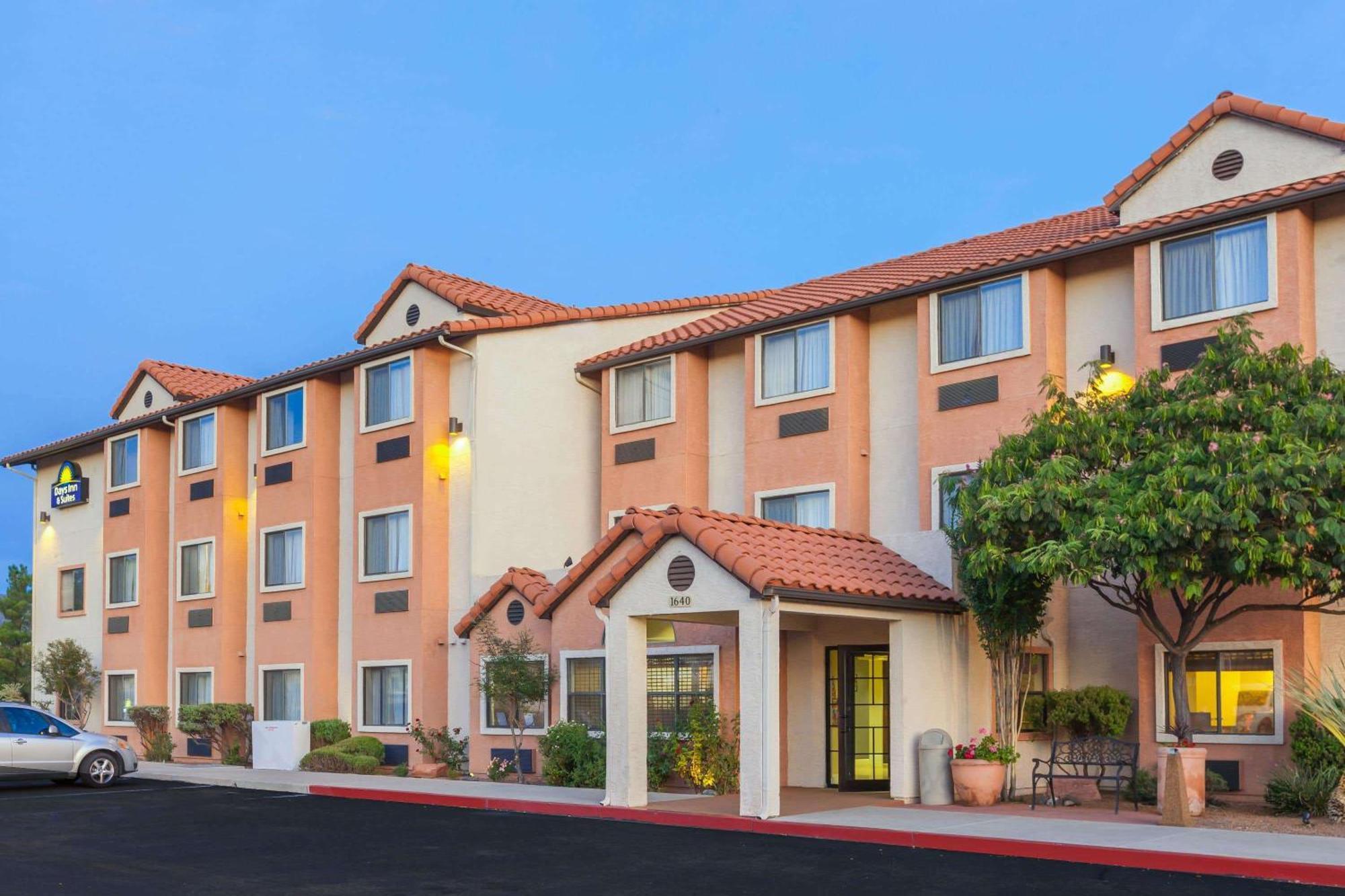 Days Inn By Wyndham Camp Verde Arizona Extérieur photo
